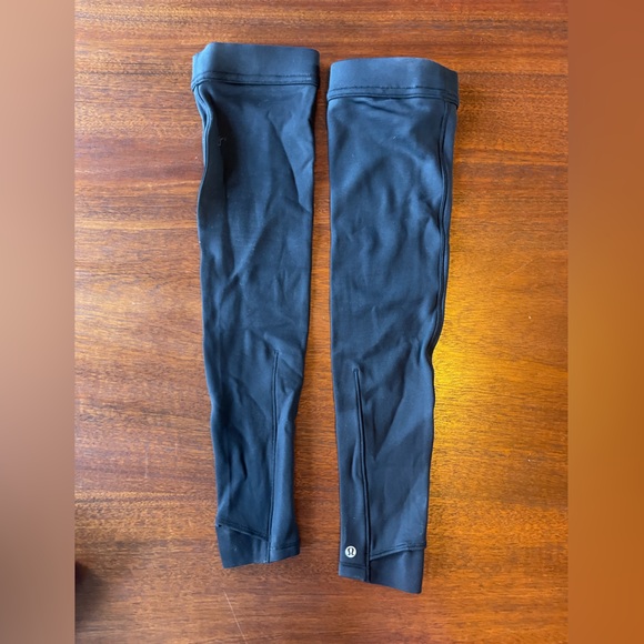 NEVER WORN Lululemon Running sleeves - Picture 3 of 4